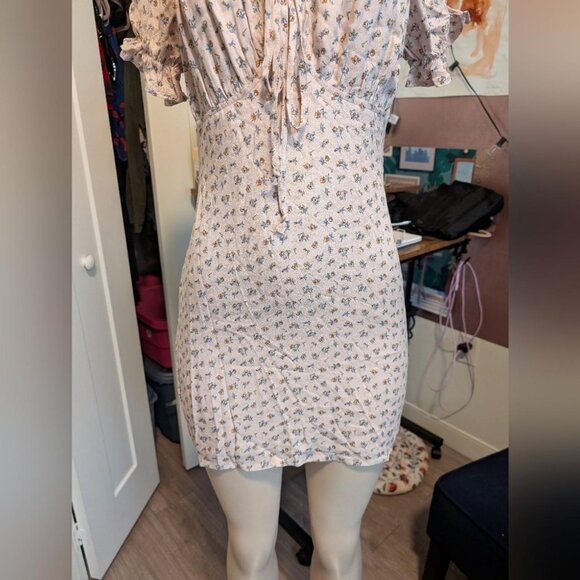 Cottagecore Floral Ruffle Sleeve - Picture 11 of 12